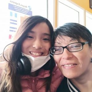 Meet your Posher, Claudia